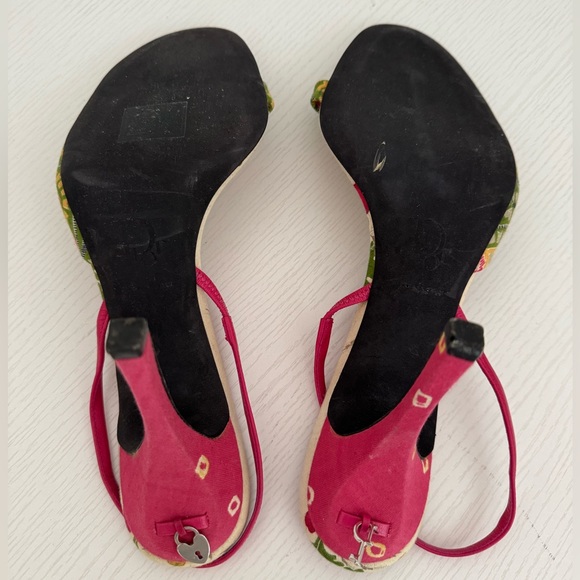 Dior Vintage EU 41 Pink Cream Paisley Lock Key Charm Slingback Sandals Heels Y2K - Picture 8 of 10
